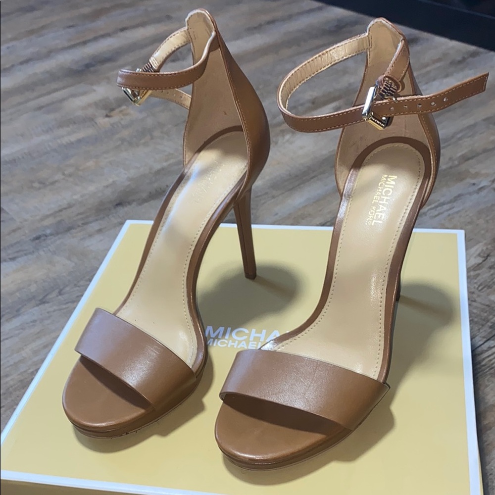Michael Kors Hutton Heels - size 6 - Cognac